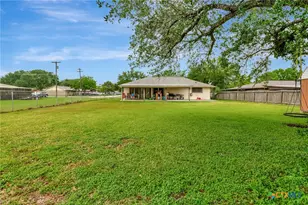 401 Viking St, Victoria, TX 77905 - Photo 19