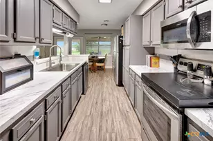401 Viking St, Victoria, TX 77905 - Photo 7