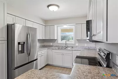 812 Chukar Drive, Victoria, TX 77905 - Photo 9