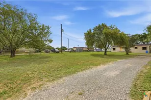 641 FM467, Seguin, TX 78155 - Photo 23