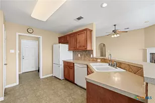 915 Neuberry Cliffe, Temple, TX 76502 - Photo 9