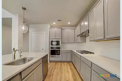 387 Borchers Boulevard, New Braunfels, TX 78132 - Photo 7