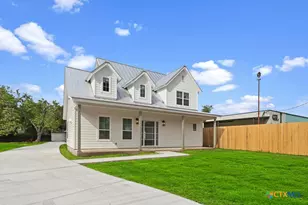 158 S Academy Ave, New Braunfels, TX 78130 - Photo 3