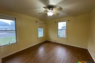 1806 S 5th St, Temple, TX 76504 - Photo 11