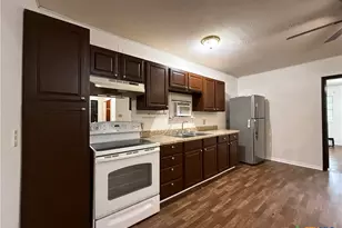 223 N Benavides St, Port Lavaca, TX 77979 - Photo 11