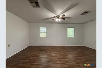 223 N Benavides Street #B, Port Lavaca, TX 77979 - Photo 17