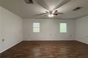 223 N Benavides St, Port Lavaca, TX 77979 - Photo 17