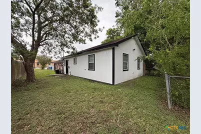 223 N Benavides Street #B, Port Lavaca, TX 77979 - Photo 3