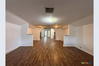 223 N Benavides Street #B, Port Lavaca, TX 77979 - Photo 7