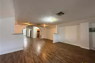 223 N Benavides St, Port Lavaca, TX 77979 - Photo 9