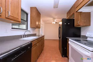 917 Holly St, Copperas Cove, TX 76522 - Photo 13