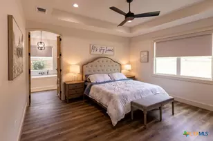 187 Mustang Vly Dr, Victoria, TX 77905 - Photo 9