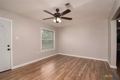 902 N 8th Street, Temple, TX 76501 - Photo 7
