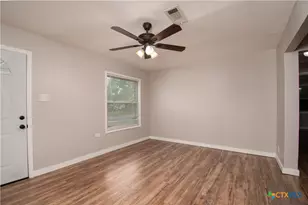 902 N 8th St, Temple, TX 76501 - Photo 7