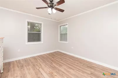 902 N 8th Street, Temple, TX 76501 - Photo 15