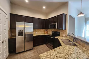 367 Creekside Curve, New Braunfels, TX 78130 - Photo 13