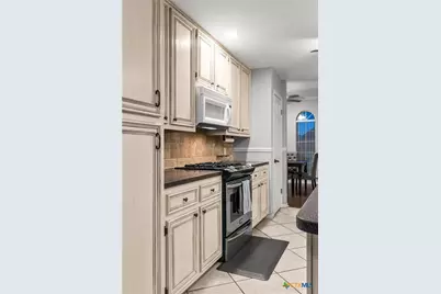 307 Cherrystone Circle, Victoria, TX 77904 - Photo 9