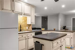 307 Cherrystone Cir, Victoria, TX 77904 - Photo 7