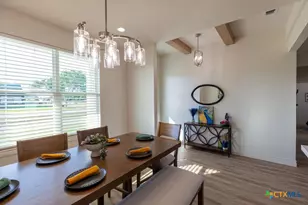297 Honeycomb, Victoria, TX 77904 - Photo 5