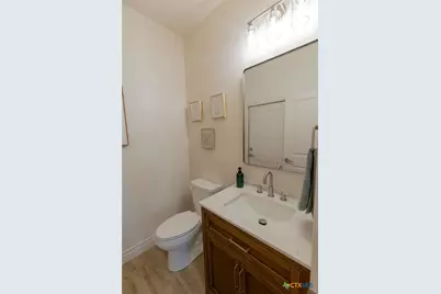 297 Honeycomb, Victoria, TX 77904 - Photo 11
