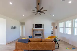 297 Honeycomb, Victoria, TX 77904 - Photo 13