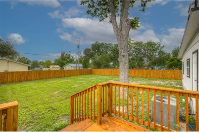 312 N Lavernia, Marion, TX 78124 - Photo 25