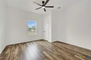 312 N Lavernia, Marion, TX 78124 - Photo 21
