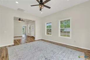 312 N Lavernia, Marion, TX 78124 - Photo 9