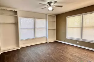 1010 Academy St, San Marcos, TX 78666 - Photo 7