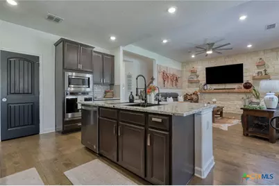 1531 Esser Crossing, New Braunfels, TX 78132 - Photo 3