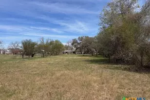 271 W Fm 884, Goliad, TX 77963 - Photo 13