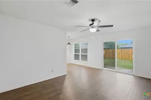 2221 Michigan St, New Braunfels, TX 78130 - Photo 5