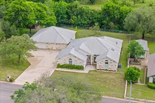 1703 Wofford Dr, Burnet, TX 78611 - Photo 5