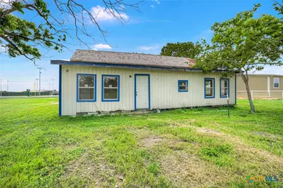 517 Center St, Marion, TX 78124 - Photo 9