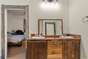 707 Creek Rd, Marion, TX 78124 - Photo 11