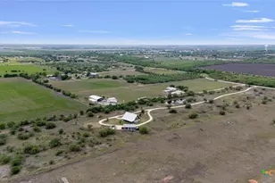707 Creek Rd, Marion, TX 78124 - Photo 25