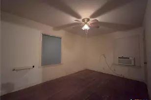 105 Sanders St, Palacios, TX 77465 - Photo 17