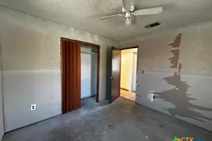 122 Rosa St, Edna, TX 77957 - Photo 15