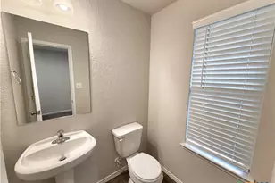 2432 Ayers Dr, Seguin, TX 78155 - Photo 3