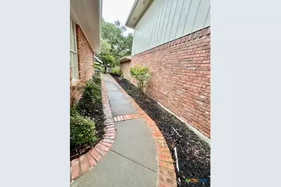 227 Charleston Drive, Victoria, TX 77904 - Photo 5