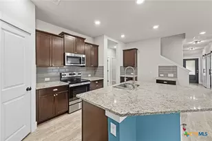 2057 Meadow Pipit, New Braunfels, TX 78130 - Photo 5