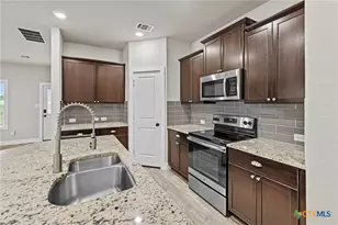 2057 Meadow Pipit, New Braunfels, TX 78130 - Photo 7