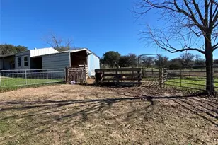 210 E Leon St, Gatesville, TX 76528 - Photo 43