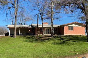 210 E Leon St, Gatesville, TX 76528 - Photo 41