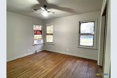 2405 E Mimosa Avenue, Victoria, TX 77901 - Photo 7