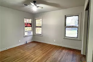 2405 E Mimosa Ave, Victoria, TX 77901 - Photo 7