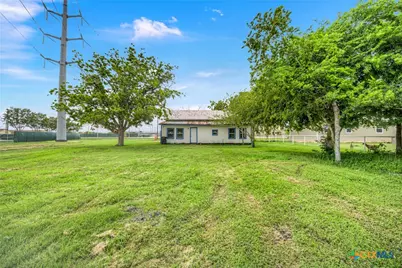 517 Center St, Marion, TX 78124 - Photo 11