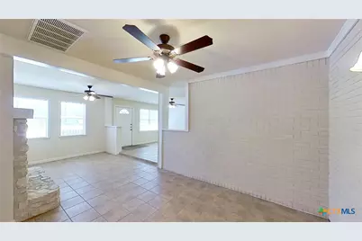 205 E 2nd, Georgetown, TX 78626 - Photo 9