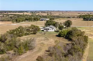 1150 Co Rd 432, Taylor, TX 76574 - Photo 45