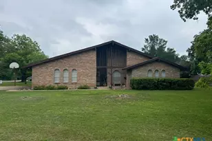 701 Golf Course Rd, Gatesville, TX 76528 - Photo 1